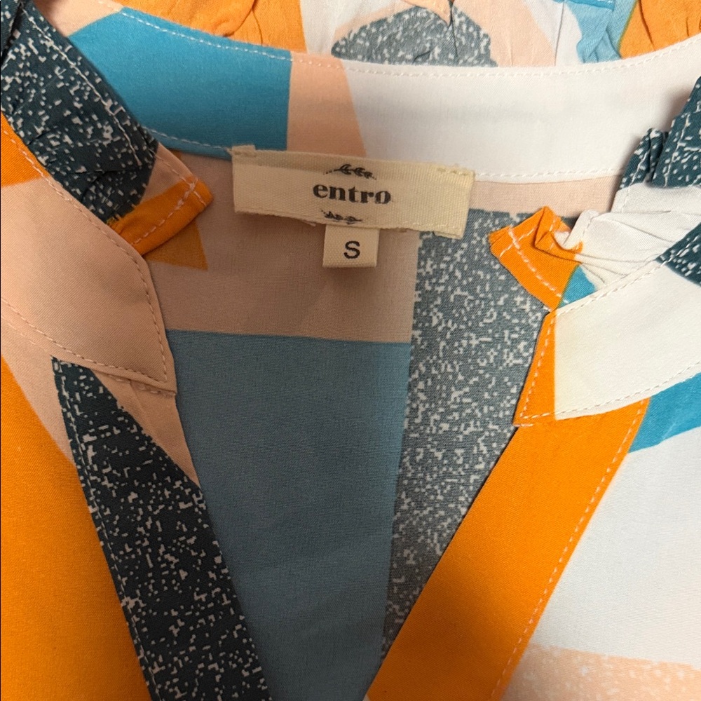 Entro Multicolor Abstract Blouse - Picture 2 of 4